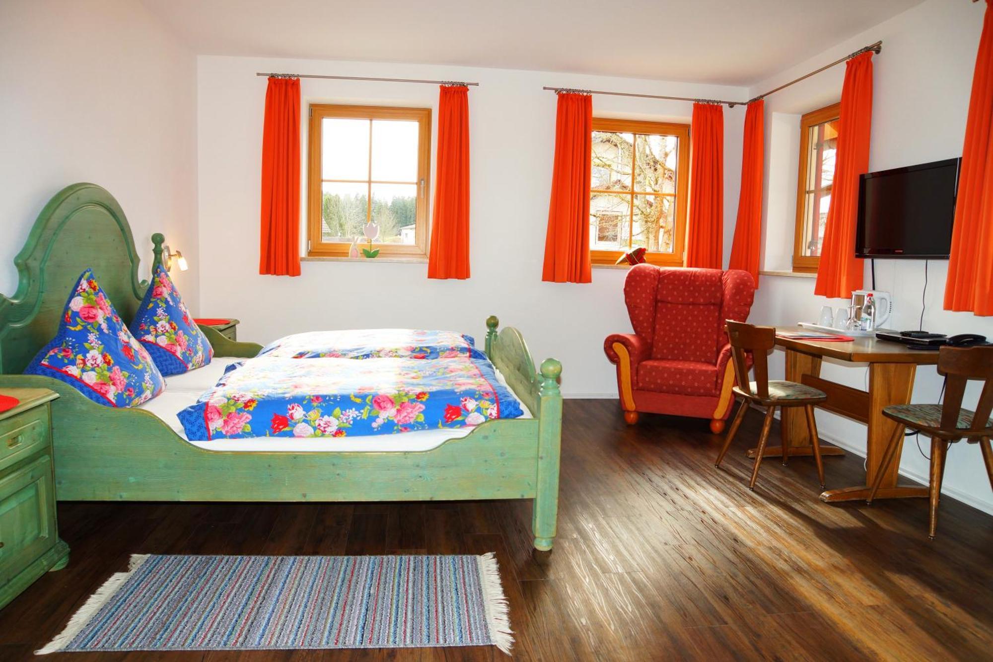 Seehotel Und Appartements Schnoeller Rieden Dış mekan fotoğraf